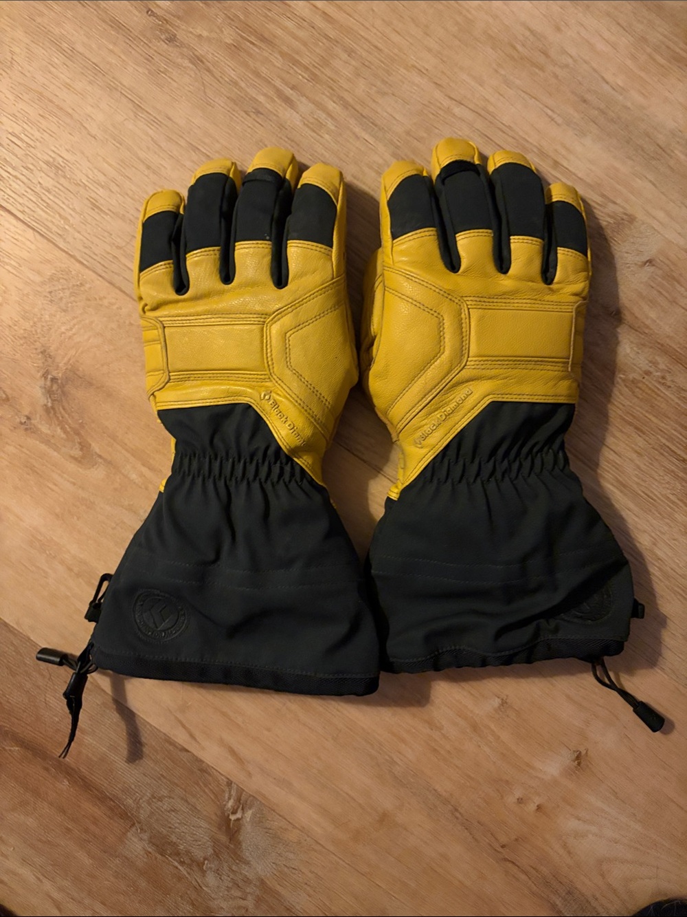 Black Diamond medium patrol gloves like new medium